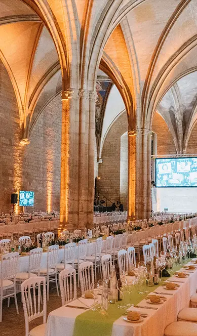 Openings, galas, high-profile dinners
.